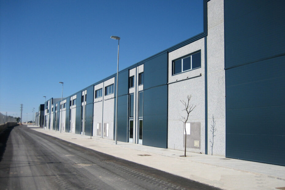 Oferta Pública de venta de inmuebles disponibles en el Polígono Industrial Los Isletes (San José del Valle). OP 2/25