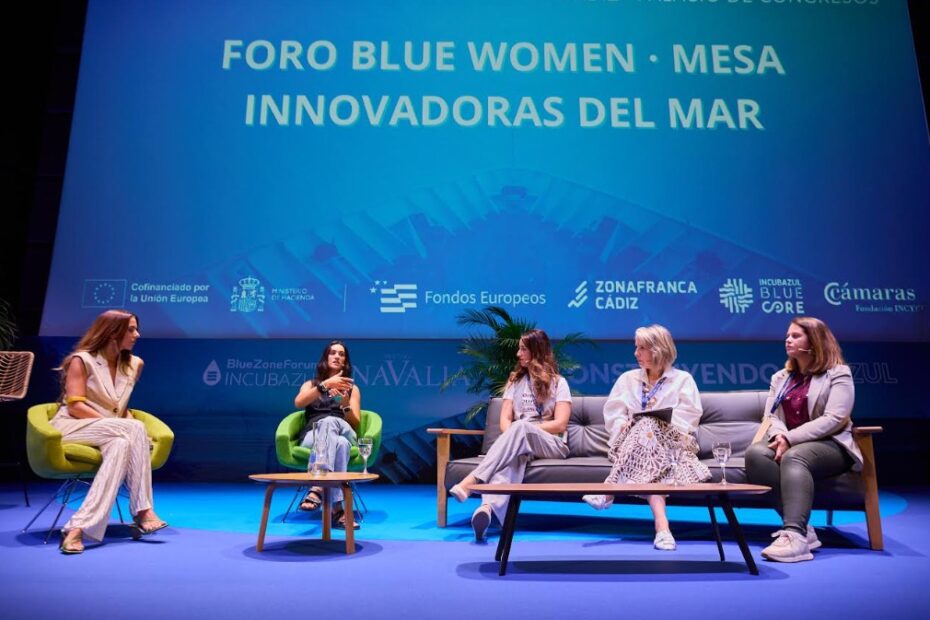 Foro Blue Women durante el Blue Zone Forum 2025 hablando sobre Economía Azul